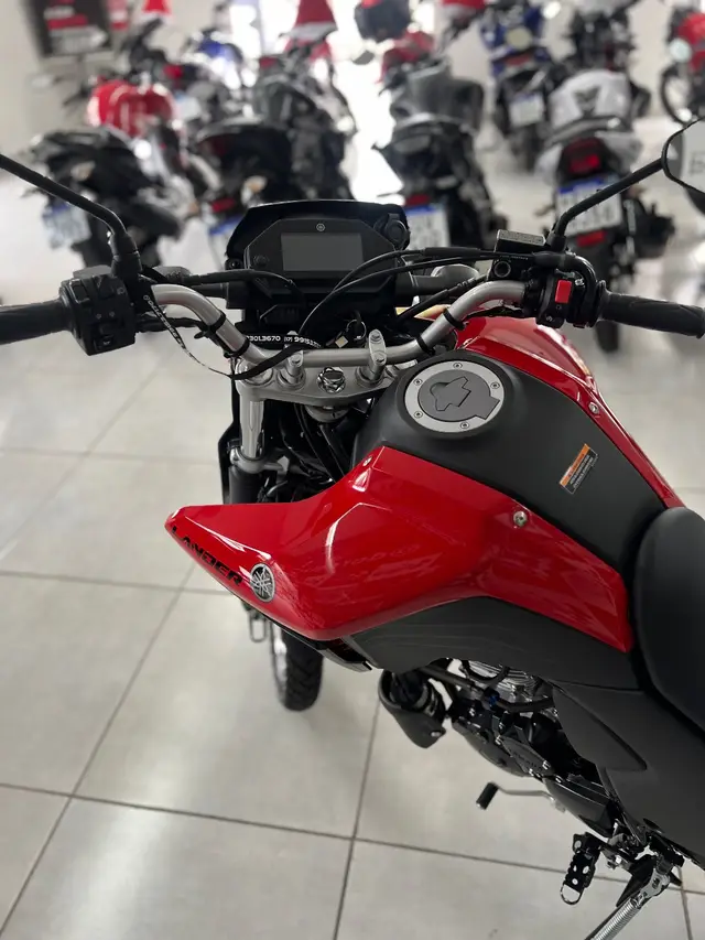 Moto Yamaha XTZ 250 Lander 2025 Connected