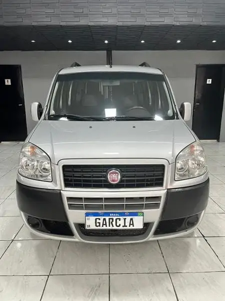 Carro Fiat Doblò 2015 Adventure 1.8 16V (Flex)