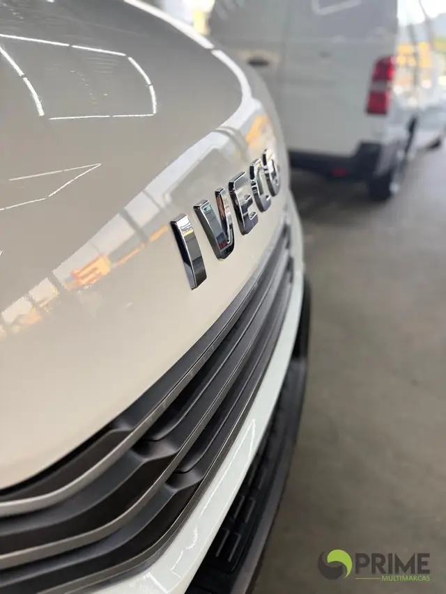 Carro Iveco Daily Chassi 2022 35-160 Longo 3.0 (Diesel)