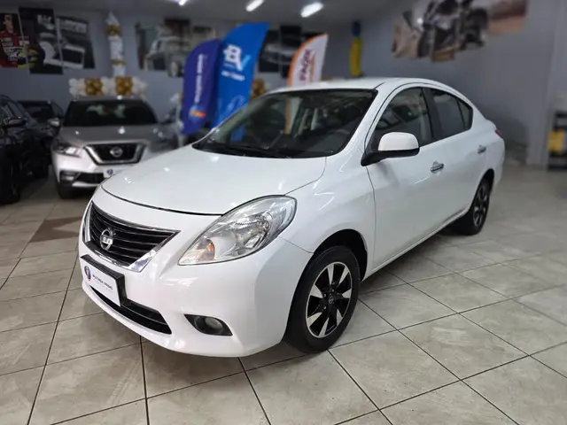 Carro Nissan Versa 2014 1.6 16V SL (Flex)