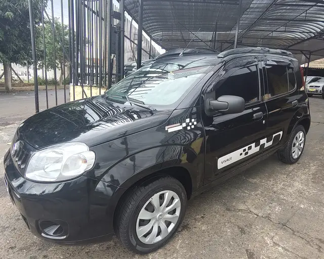 Carro Fiat Uno 2011 Vivace 1.0 8V (Flex) 4p