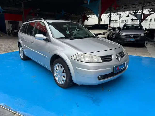 Carro Renault Megane Grand Tour 2011 Mégane Grand Tour Dynamique 1.6 16V (flex)