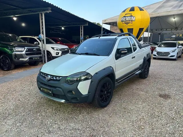 Carro Fiat Strada 2015 Adventure 1.8 16V (Flex) (Cabine Estendida)