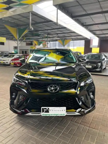 Carro Toyota SW4 2024 SRX Platinum 2.8 Turbodiesel 4x4 (Aut.) (7 Lugares)