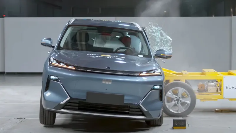 Geely EX5 híbrido que vem para o Brasil tira nota máxima em segurança