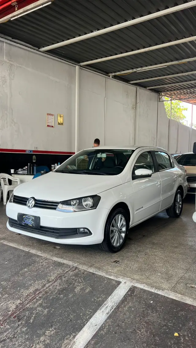 Carro Volkswagen Voyage 2015 1.6 VHT Highline (Flex)