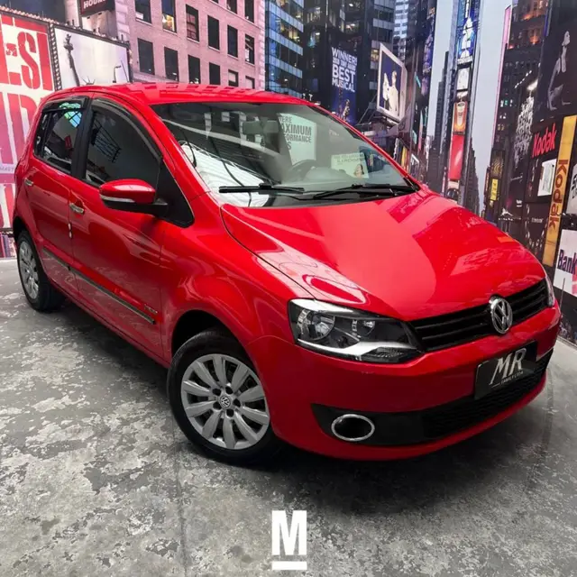 Carro Volkswagen Fox 2014 1.0 TEC (Flex) 4p