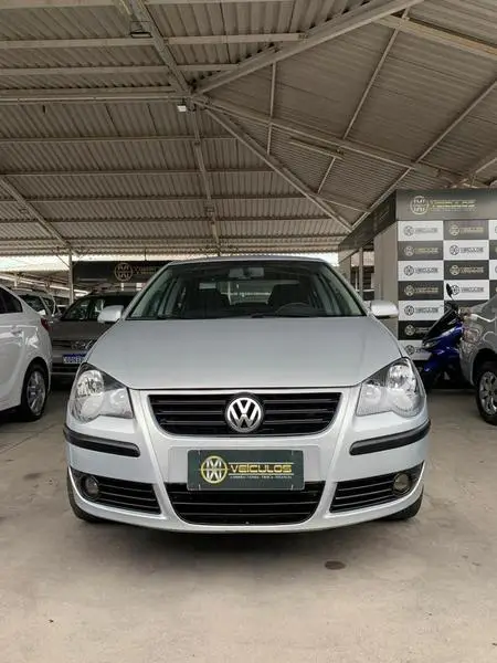 Carro Volkswagen Polo Sedan 2010 1.6 8V (Flex)