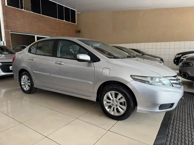 Carro Honda City 2013 LX 1.5 16V (flex)