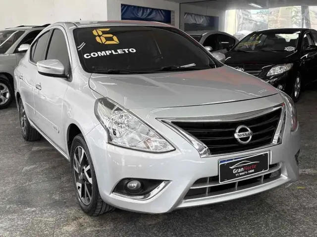 Carro Nissan Versa 2016 1.6 16V SL (Flex)