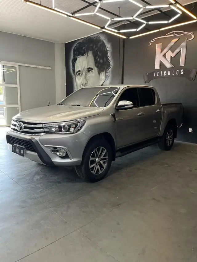 Carro Toyota Hilux Cabine Dupla 2017 Hilux 2.8 TDI SRX CD 4x4 (Aut)