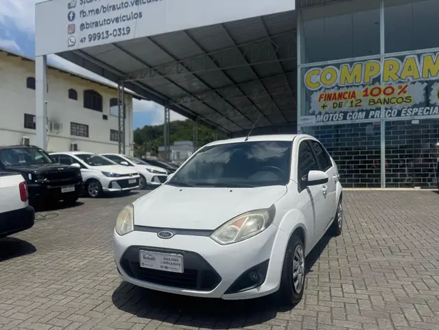 Carro Ford Fiesta Sedan 2014 SE 1.6 Rocam (Flex)