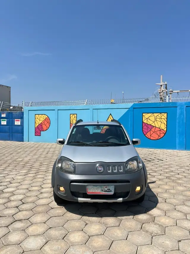 Carro Fiat Linea 2011 LX 1.8 16V Dualogic (Flex)