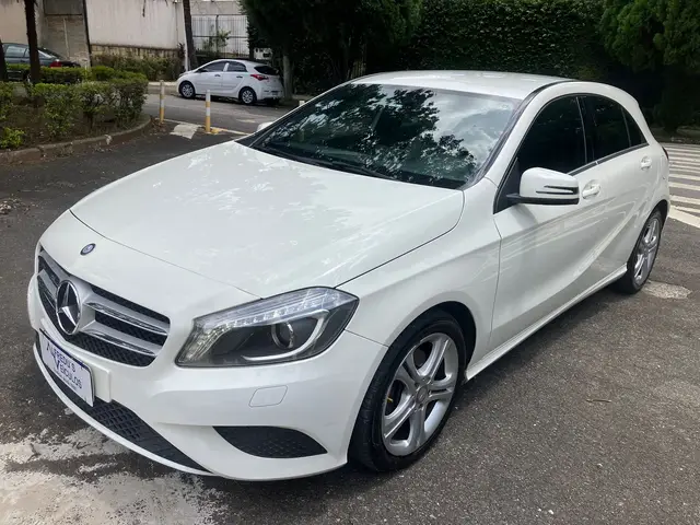 Carro Mercedes-Benz Classe A  2015 200 Urban 1.6 DCT Turbo