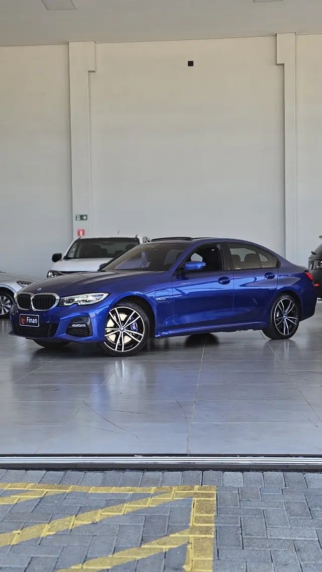 Carro BMW 330e 2022 M Sport 2.0 Turbo Híbrido (Aut)