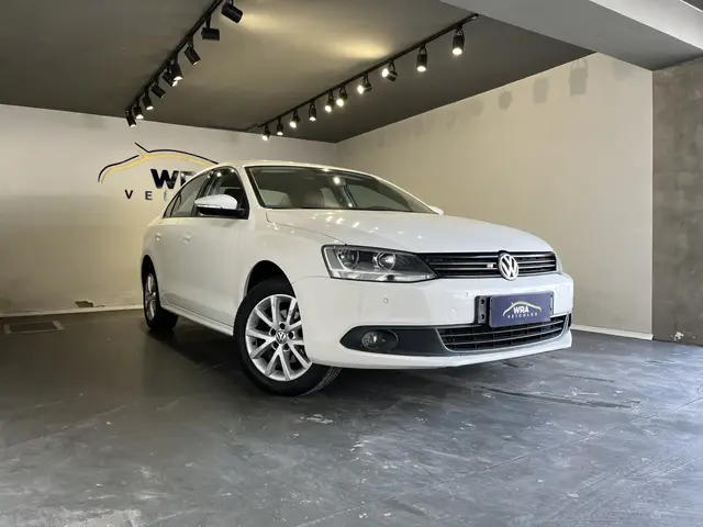 Carro Volkswagen Jetta 2013 2.0 Comfortline Tiptronic (Flex)
