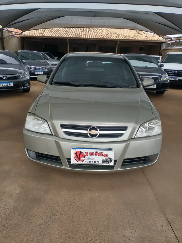 Carro Chevrolet Astra Hatch 2011 Advantage 2.0 (Flex)