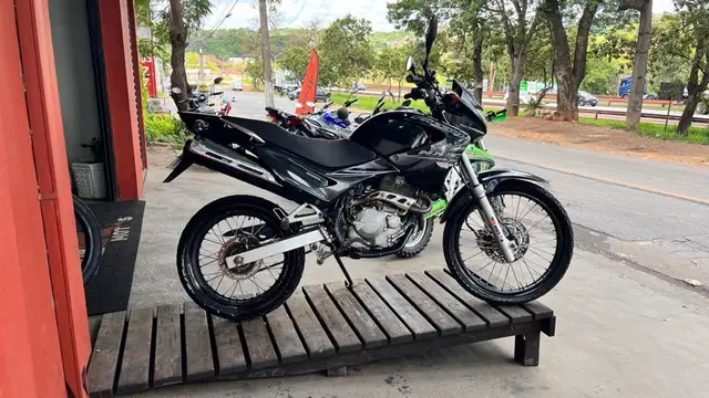 Moto Honda NX 4 Falcon 2005 400