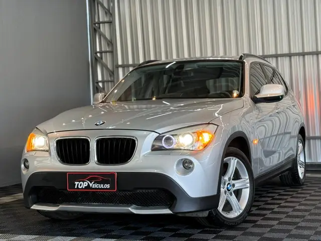 Carro BMW X1 2011 2.0 16V sDrive18i