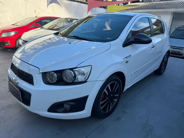 Carro Chevrolet Sonic 2014 Hatch LTZ 1.6 (Aut)