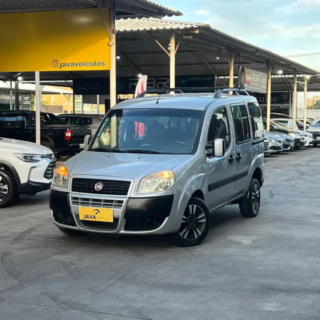 Carro Fiat Doblò 2015 Attractive 1.4 8V (Flex)