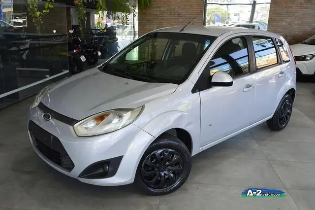 Carro Ford Fiesta Hatch 2014 SE 1.0 RoCam (Flex)