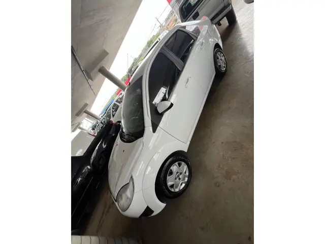 Carro Ford Fiesta Sedan 2014 SE 1.6 Rocam (Flex)