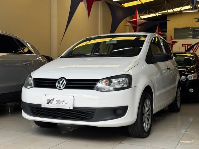 Carro Volkswagen Fox 2014 1.0 TEC (Flex) 4p