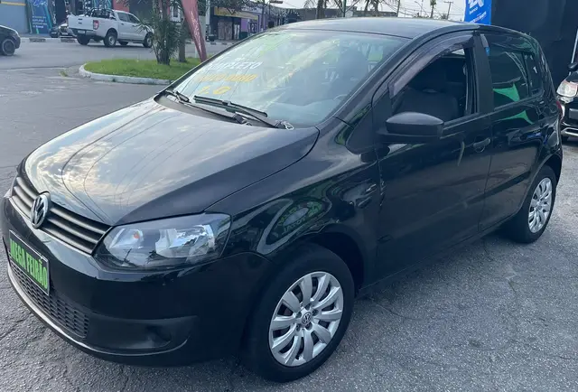 Carro Volkswagen Fox 2014 1.0 TEC (Flex) 4p