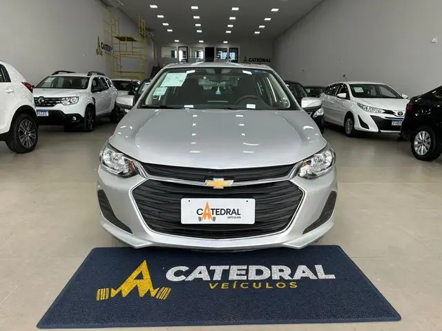Carro Chevrolet Onix Plus 2023 LT 1.0