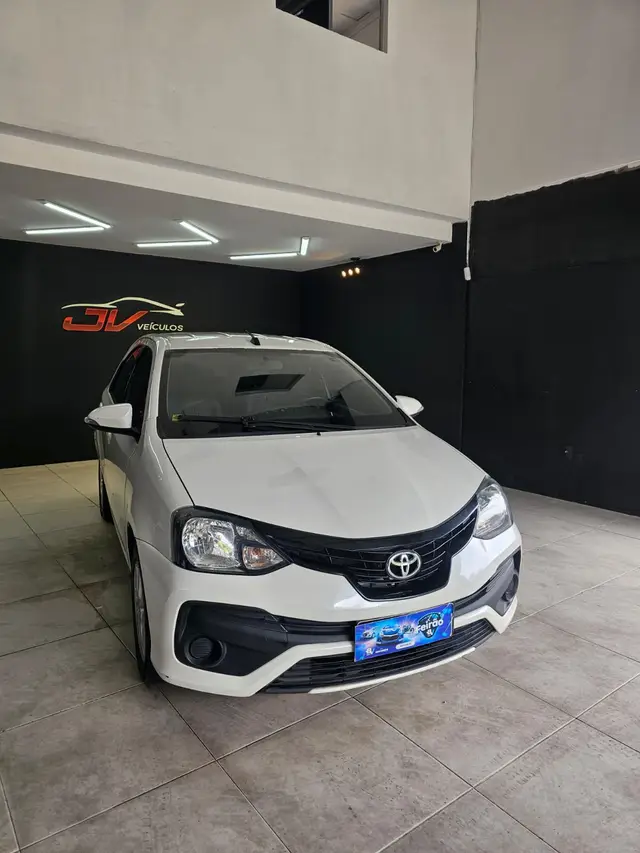 Carro Toyota Etios Sedan 2021 X Plus 1.5 (Aut) (Flex)