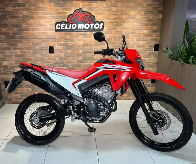 Moto Honda XR 300L 2025 Tornado