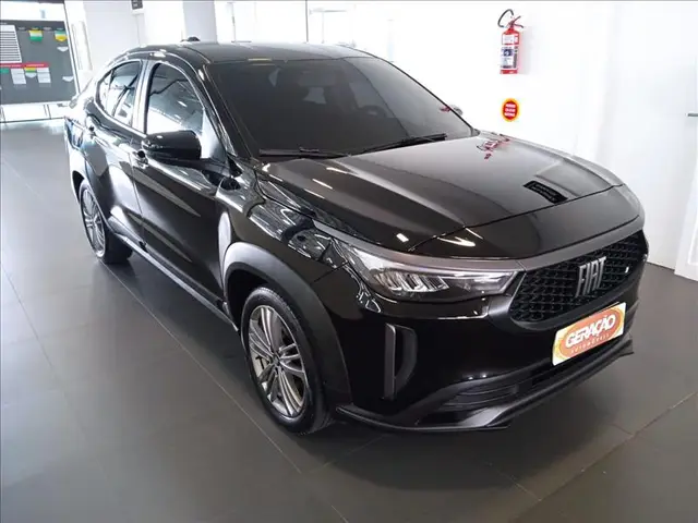 Carro Fiat Fastback 2025 Turbo 200