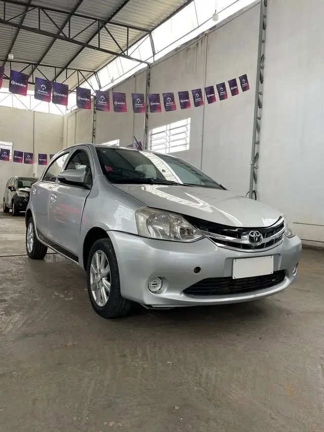 Carro Toyota Etios 2017 XLS 1.5 (Flex)
