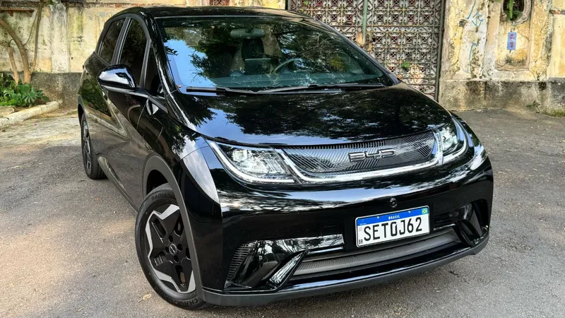 BYD Dolphin ganha versão híbrida plug-in de 259 cv; veja quando chega