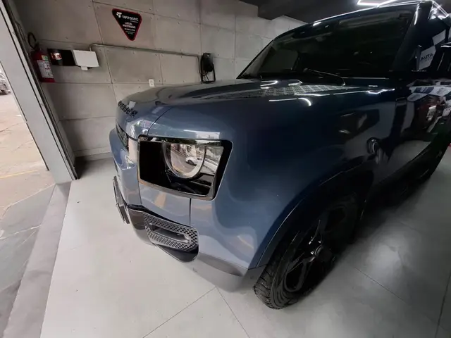 Carro Land Rover Defender 2021 SE 110 2.0 SI4 (Aut)