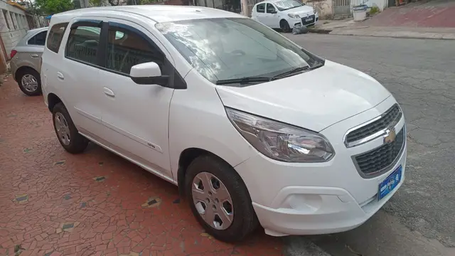 Carro Chevrolet Spin 2018 LT 5S 1.8 (Flex)
