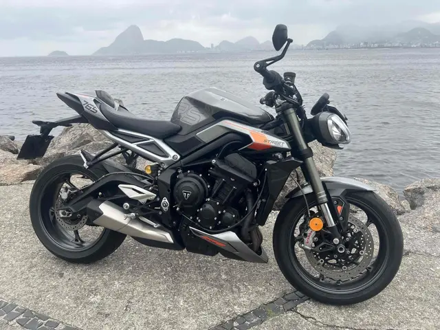 Moto Triumph Street Triple 765 2023 RS