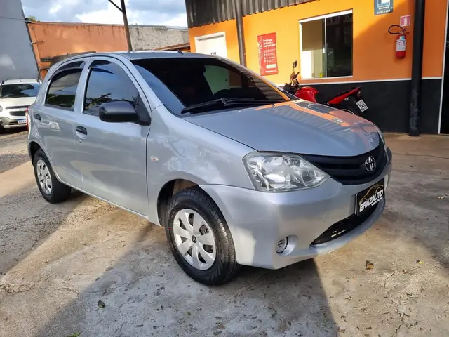 Carro Toyota Etios 2013 1.3 (Flex)