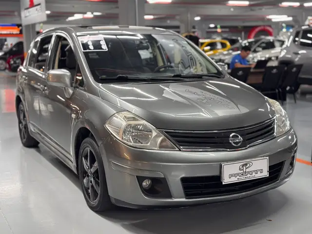 Carro Nissan Tiida 2011 SL 1.8 (flex) (aut)