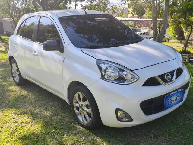 Carro Nissan March 2016 1.6 16V SV (Flex)