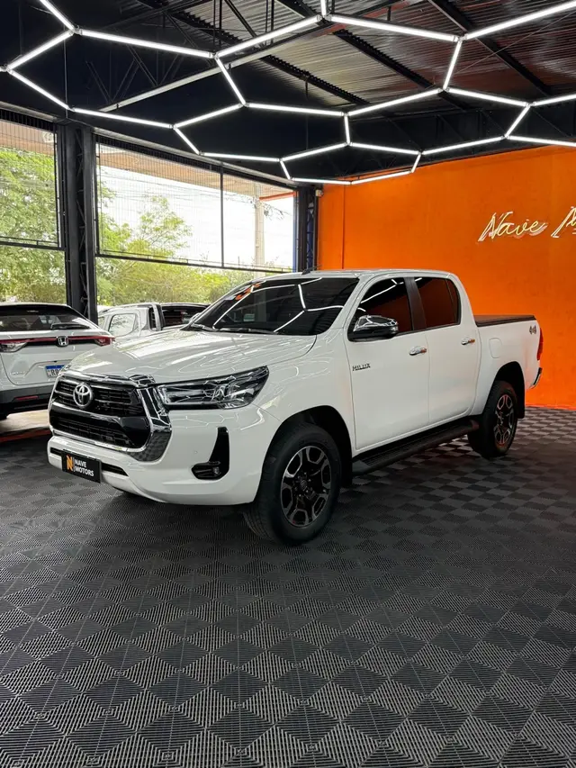 Carro Toyota Hilux Cabine Dupla 2025 SRV 4x4 2.8 Diesel