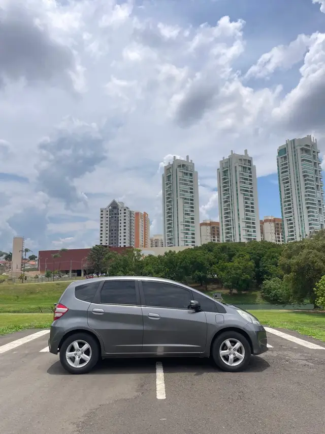 Carro Honda Fit 2013 DX 1.4 (Flex)