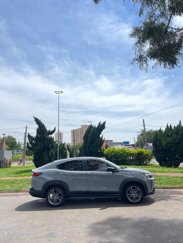 Carro Fiat Fastback 2024 Turbo 200