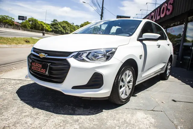Carro Chevrolet Onix 2023 LT 1.0