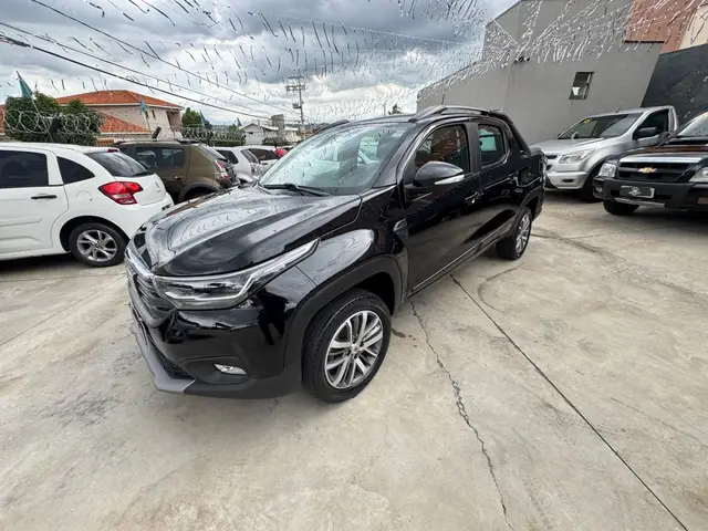 Carro Fiat Strada 2025 Volcano 1.3 Flex 8V CD Aut.