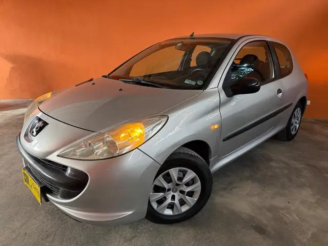 Carro Peugeot 207 2011 XR 1.4 (10 ANOS BRASIL)(Flex) 2p