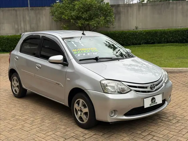Carro Toyota Etios Sedan 2016 XS 1.5 (Flex)