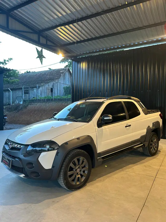 Carro Fiat Strada 2015 Adv.1.8 16V Dualogic Flex CD
