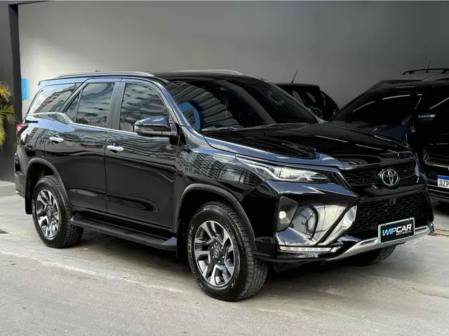 Carro Toyota Hilux Cabine Dupla 2025 SRX 4x4 2.8 Diesel